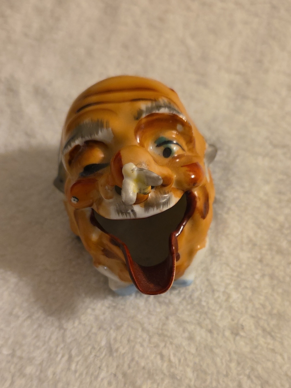 Vintage Ceramic Clown ashtray/cigarette holder cigarette would hang out of mouth
